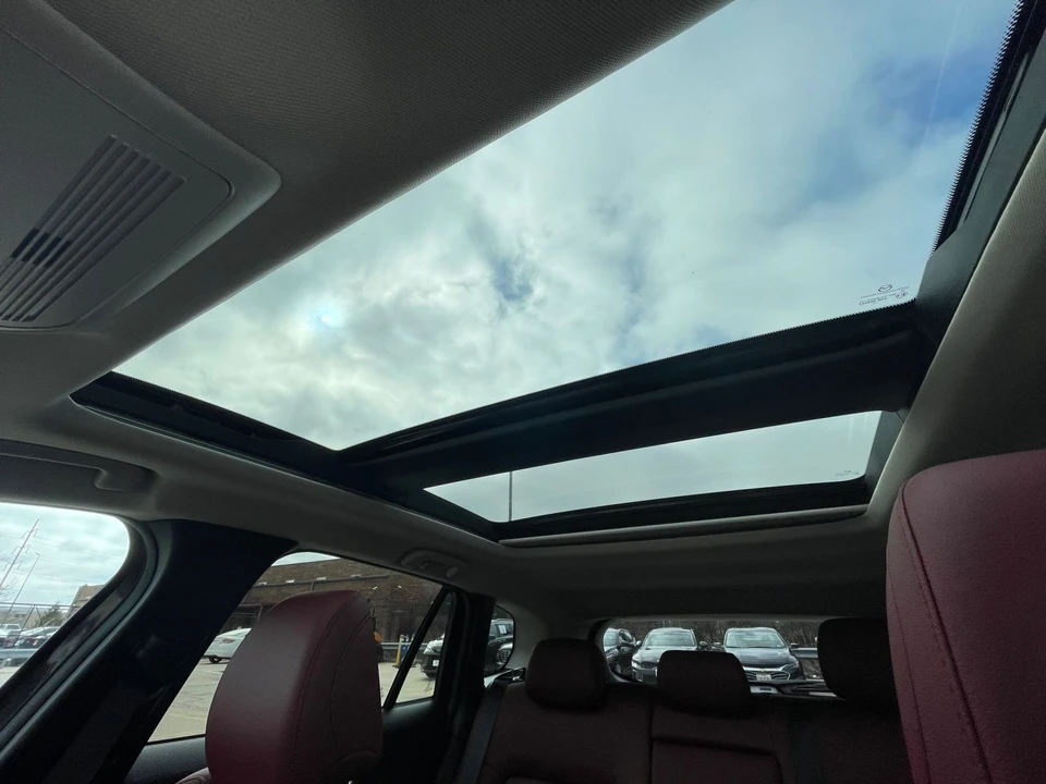 2025 Mazda CX-50 - Image 25 of 31