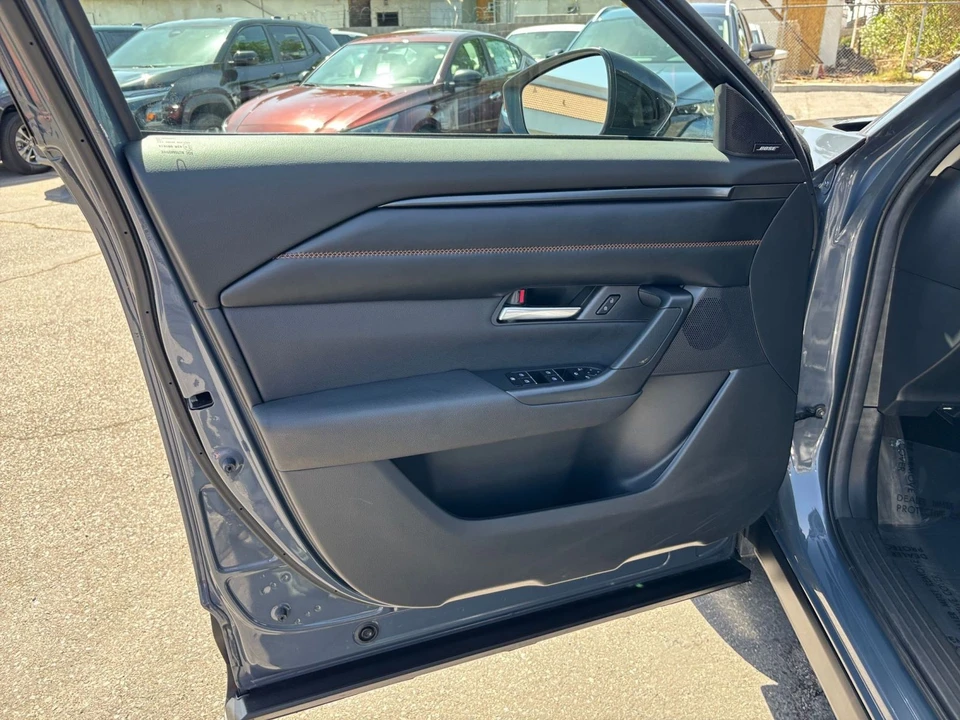 2025 Mazda CX-50 - Image 20 of 31