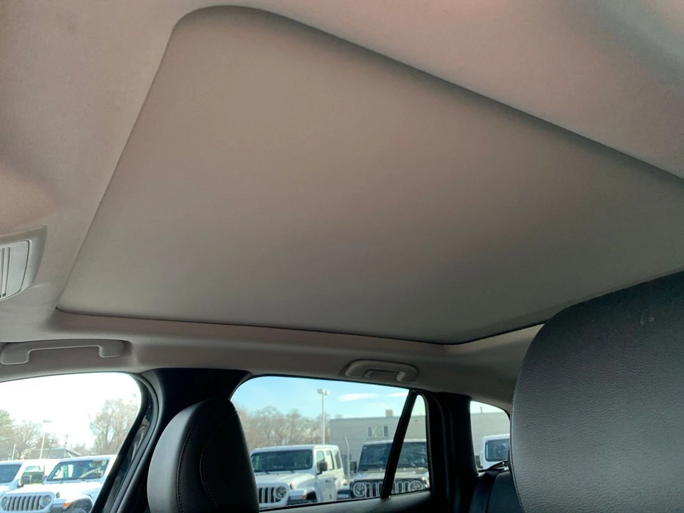 2025 Mazda CX-50 - Image 25 of 31