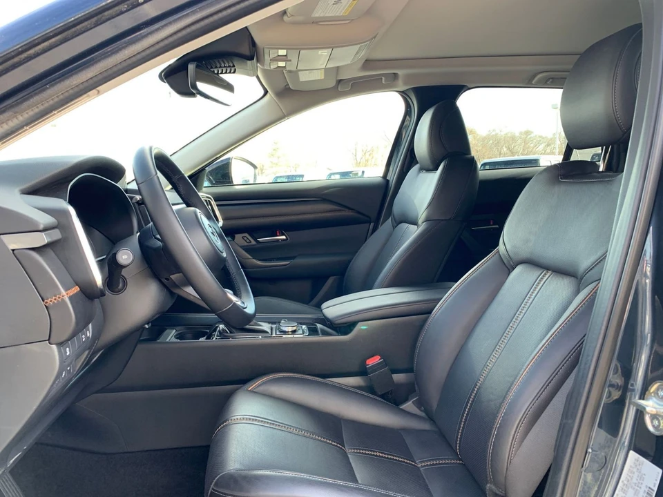 2025 Mazda CX-50 - Image 23 of 31