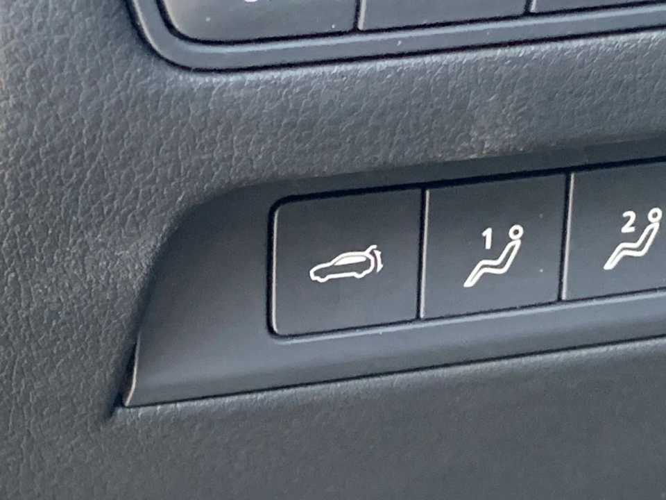 2025 Mazda CX-50 - Image 19 of 31