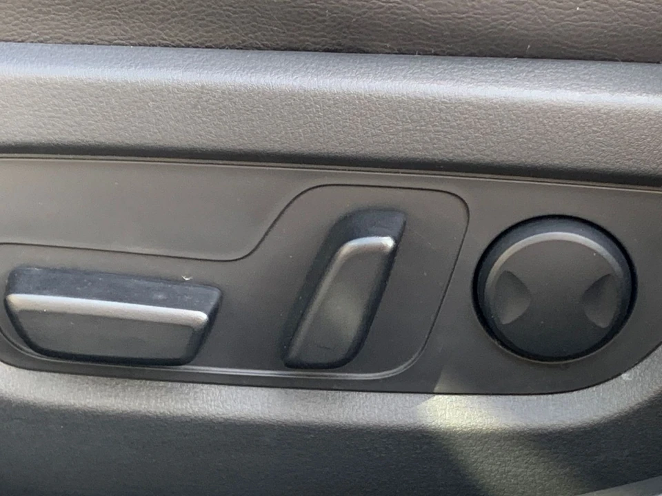 2025 Mazda CX-50 - Image 18 of 31