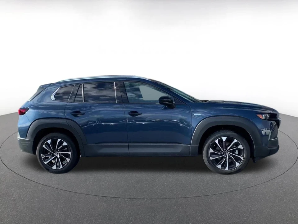 2025 Mazda CX-50 - Image 13 of 31
