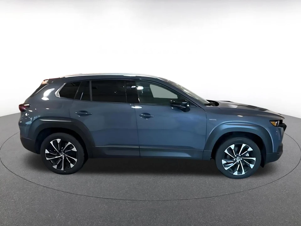 2025 Mazda CX-50 - Image 17 of 31