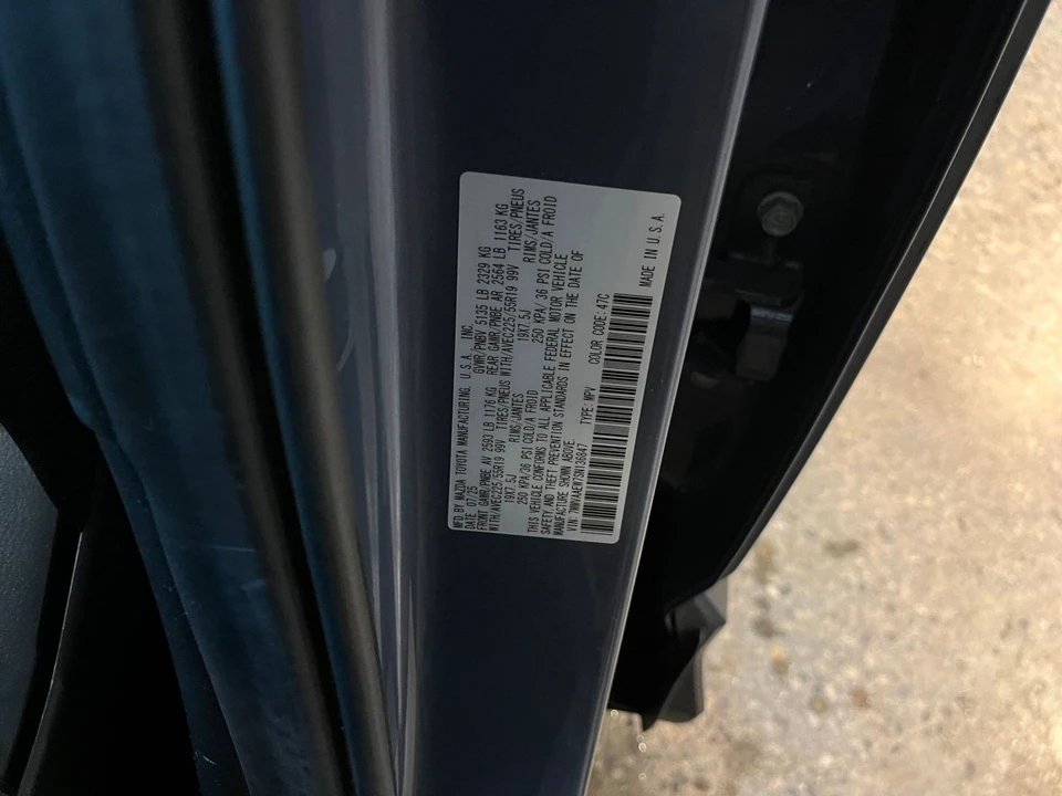 2025 Mazda CX-50 - Image 28 of 31