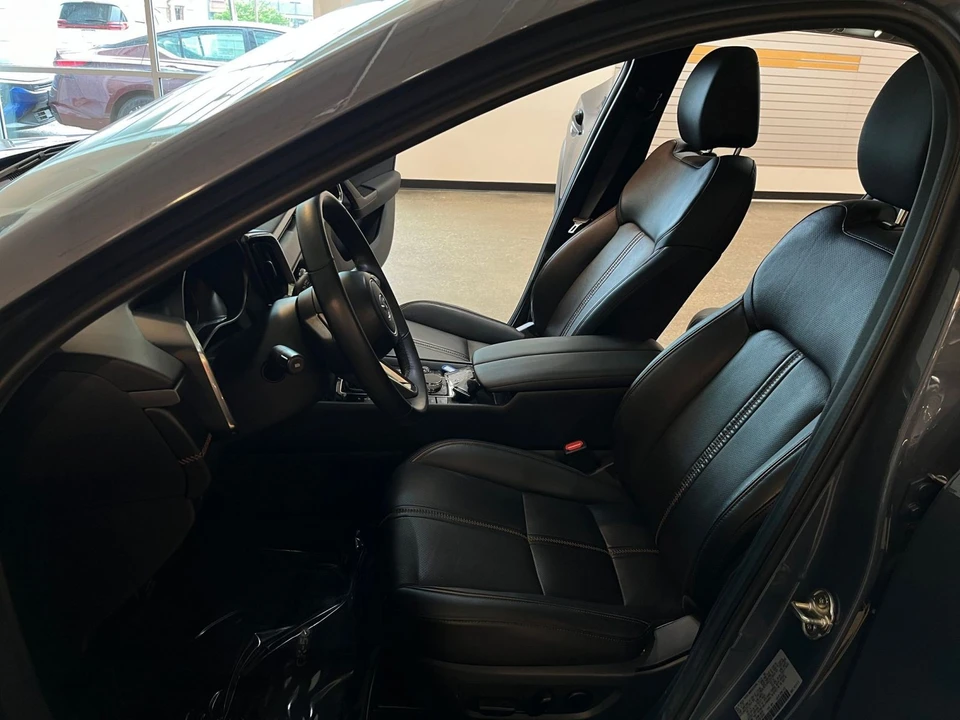 2025 Mazda CX-50 - Image 25 of 31
