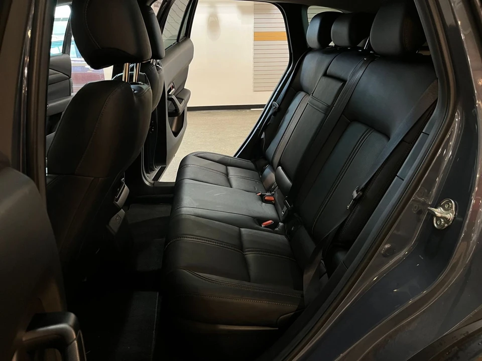 2025 Mazda CX-50 - Image 24 of 31