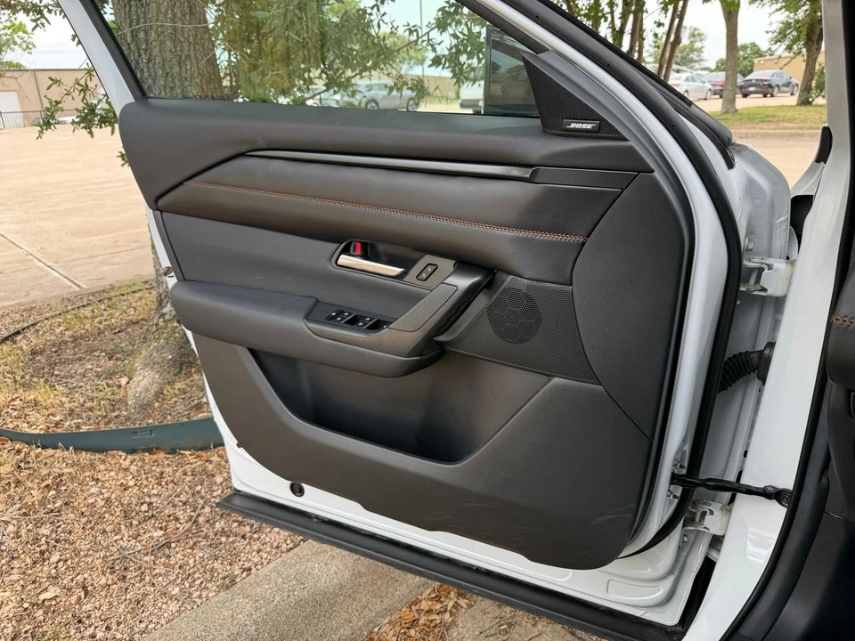 2025 Mazda CX-50 - Image 17 of 31