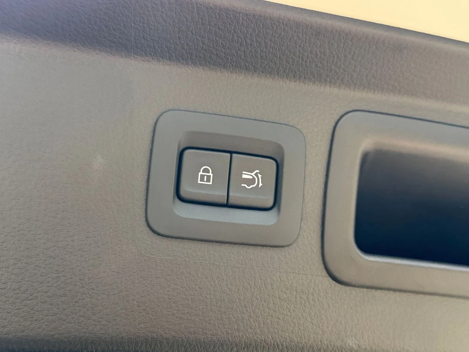 2025 Mazda CX-50 - Image 22 of 31