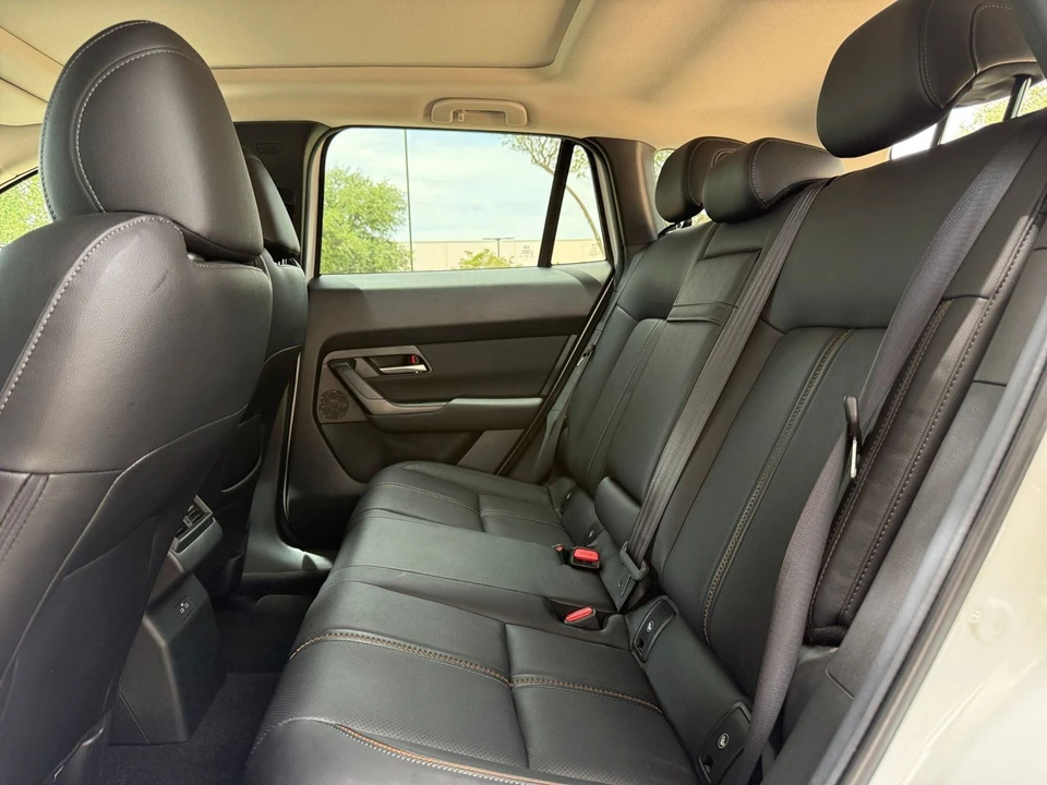 2025 Mazda CX-50 - Image 25 of 31