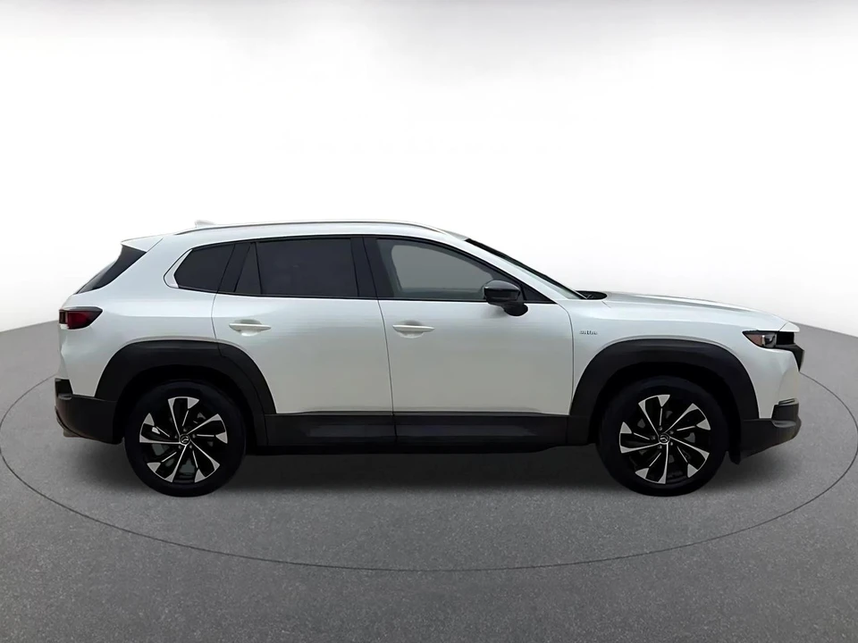 2025 Mazda CX-50 - Image 15 of 31