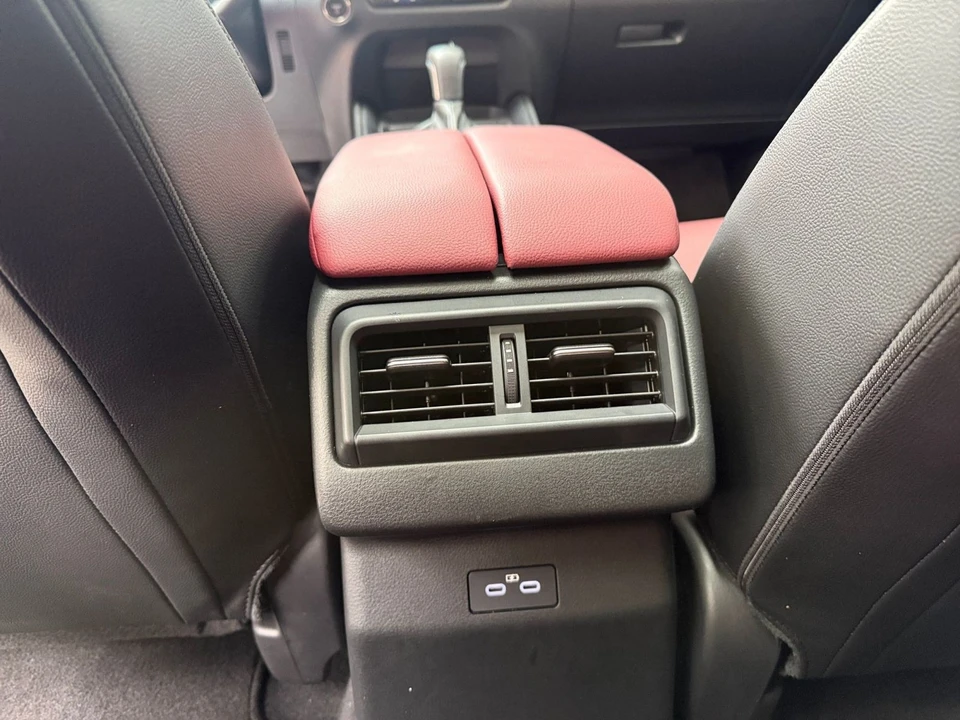 2025 Mazda CX-50 - Image 25 of 31