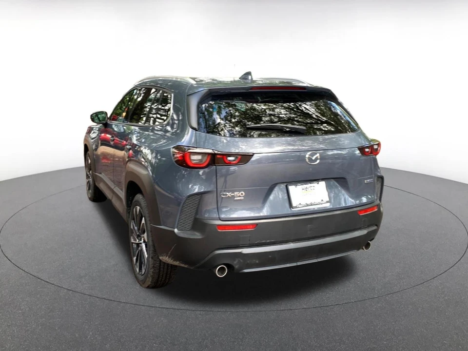 2025 Mazda CX-50 - Image 5 of 10