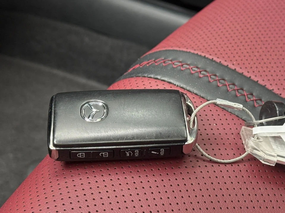 2025 Mazda CX-50 - Image 23 of 31
