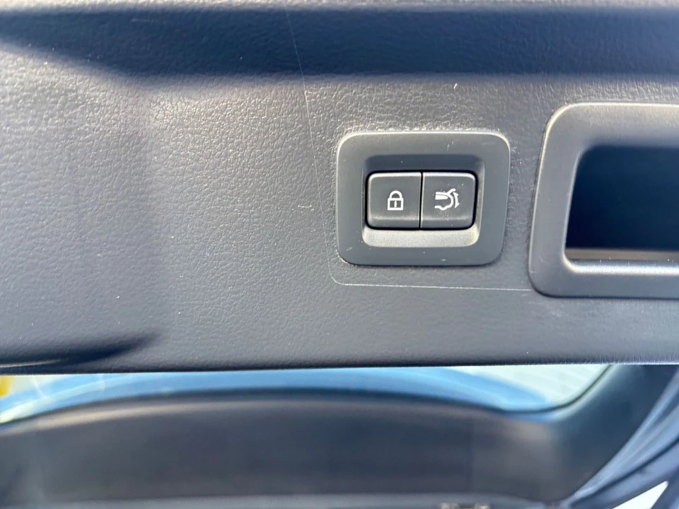 2025 Mazda CX-50 - Image 21 of 31