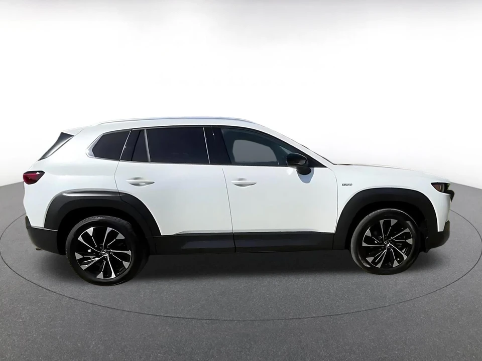 2025 Mazda CX-50 - Image 13 of 31
