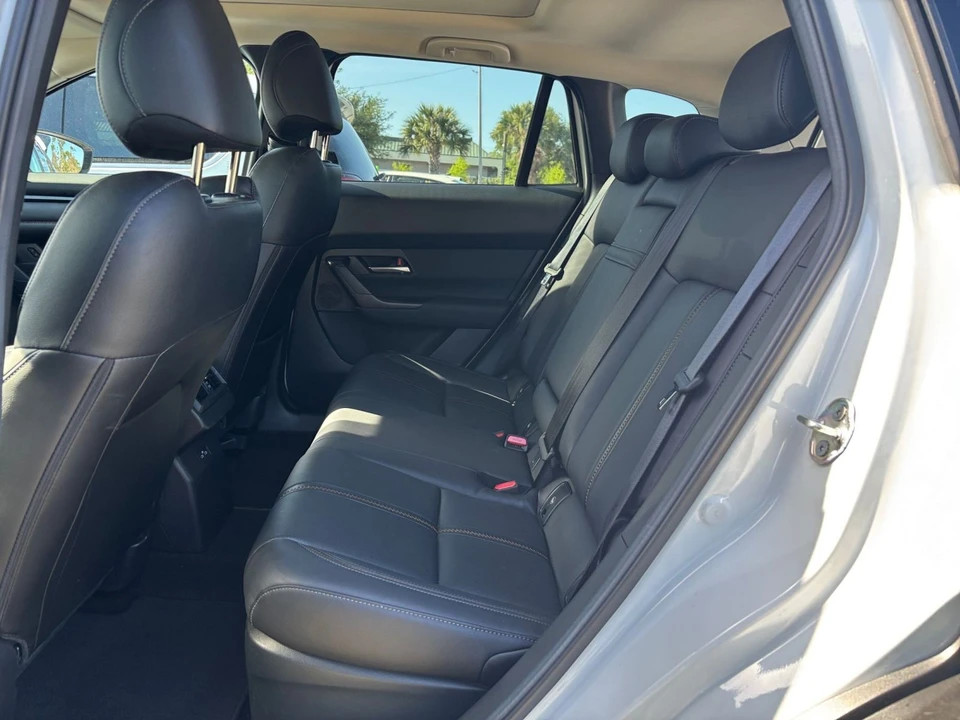 2025 Mazda CX-50 - Image 23 of 31