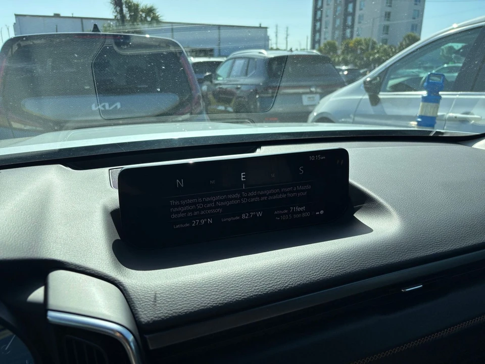 2025 Mazda CX-50 - Image 16 of 31