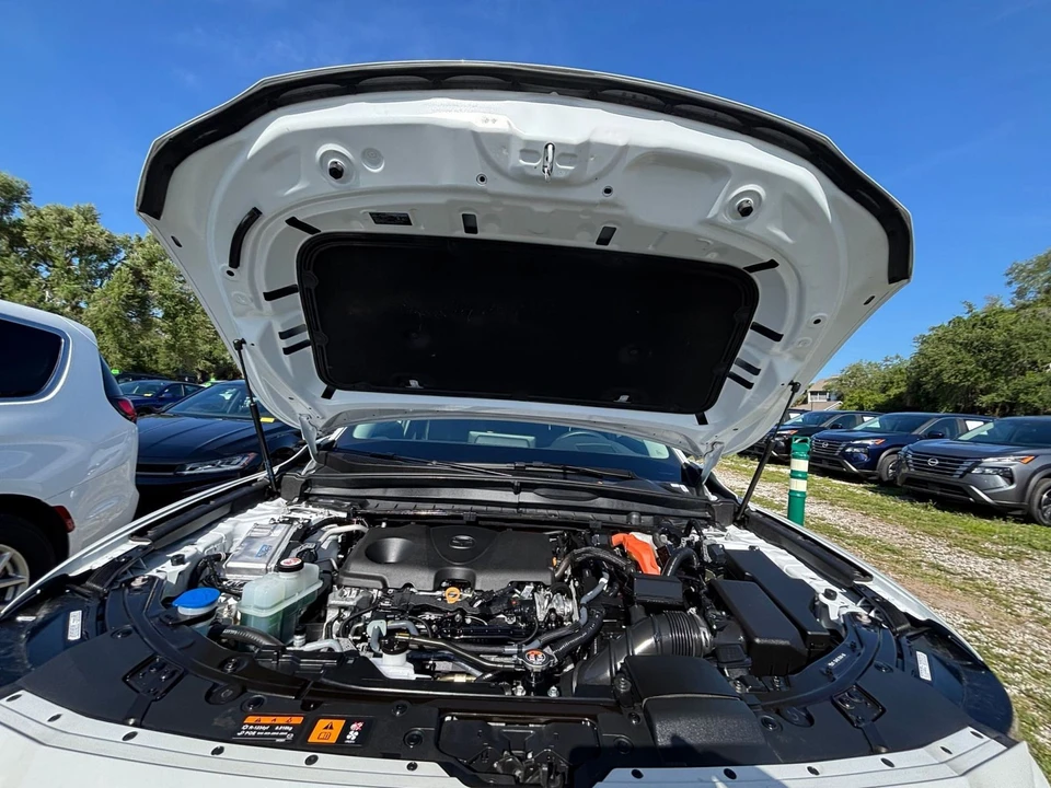2025 Mazda CX-50 - Image 30 of 31