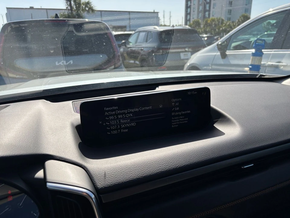 2025 Mazda CX-50 - Image 17 of 31