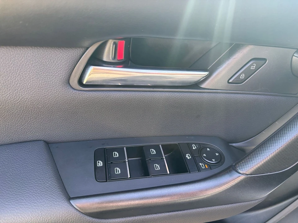2025 Mazda CX-50 - Image 15 of 31