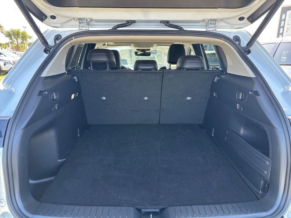 2025 Mazda CX-50 - Image 29 of 31