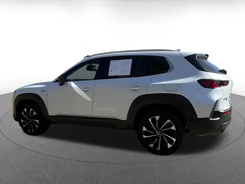 2025 Mazda CX-50 - Image 8 of 31