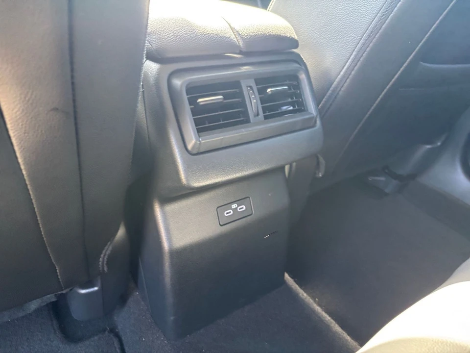 2025 Mazda CX-50 - Image 21 of 31