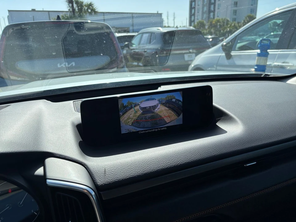 2025 Mazda CX-50 - Image 22 of 31