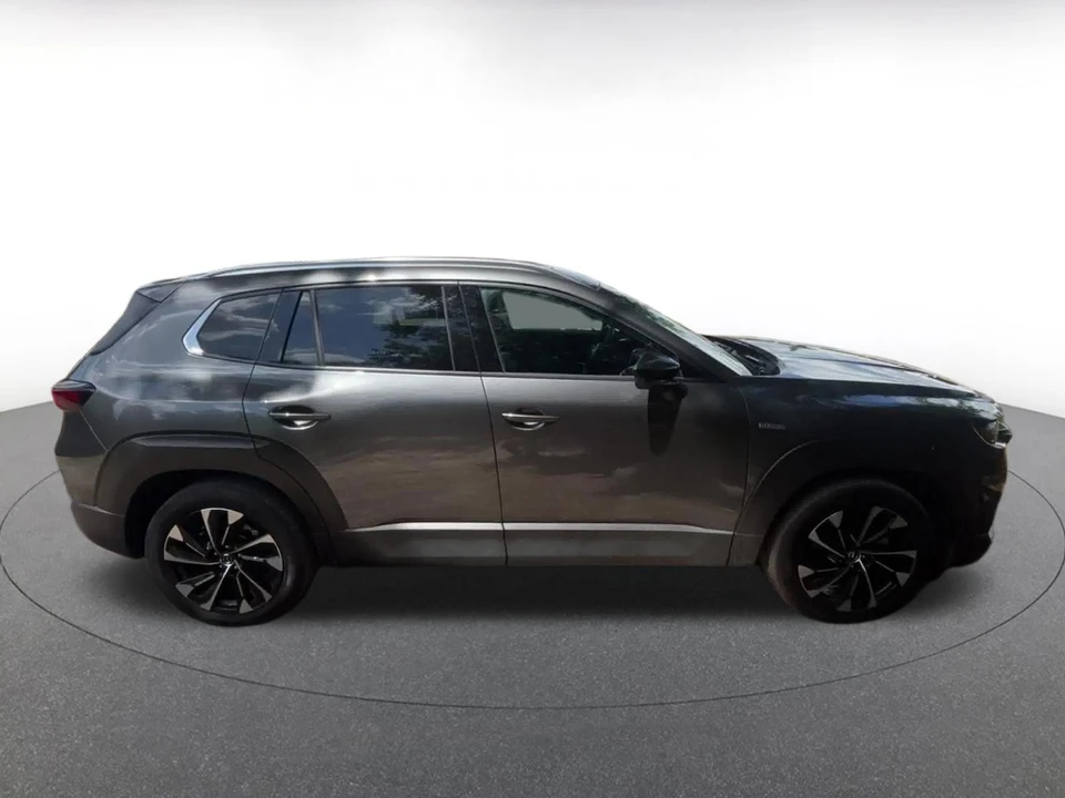 2025 Mazda CX-50 - Image 18 of 31