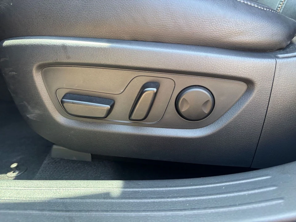 2025 Mazda CX-50 - Image 24 of 31