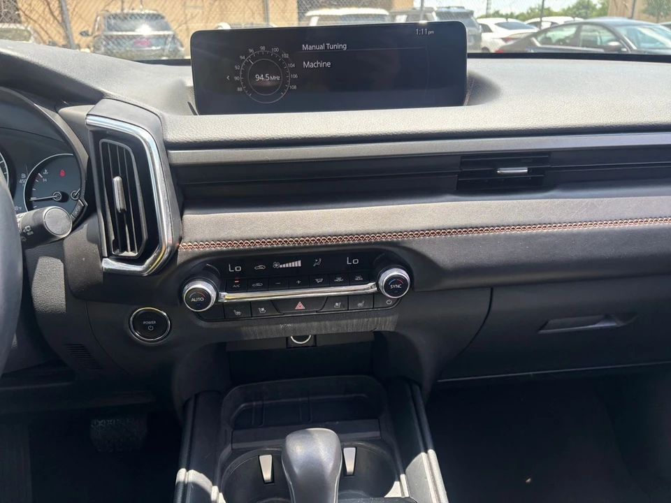 2025 Mazda CX-50 - Image 16 of 31