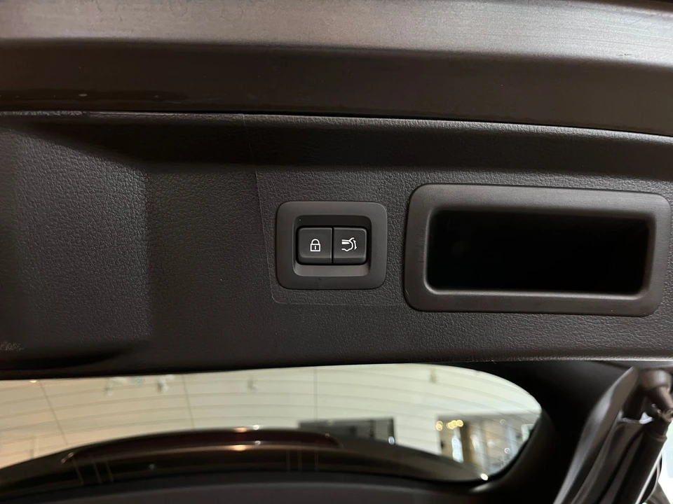 2025 Mazda CX-50 - Image 21 of 31