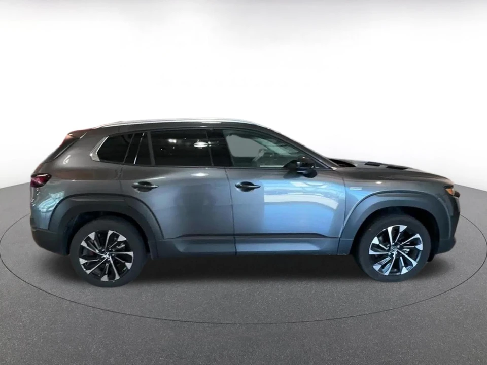 2025 Mazda CX-50 - Image 13 of 31