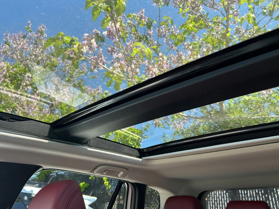 2025 Mazda CX-50 - Image 19 of 31