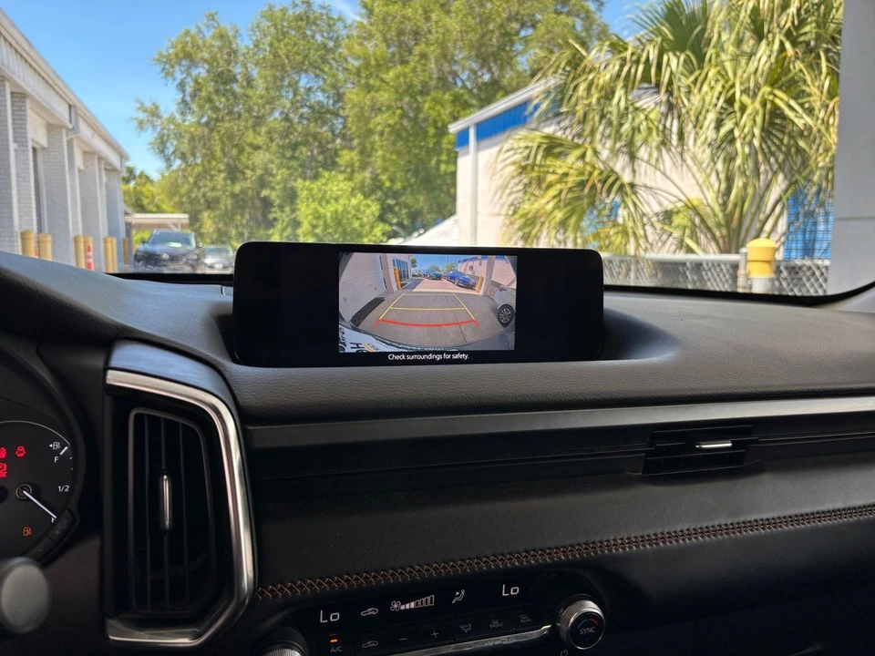 2025 Mazda CX-50 - Image 27 of 31