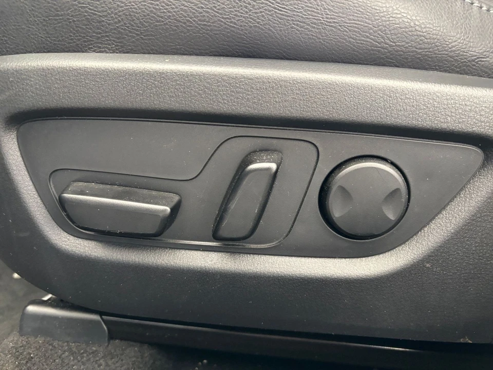 2025 Mazda CX-50 - Image 24 of 31