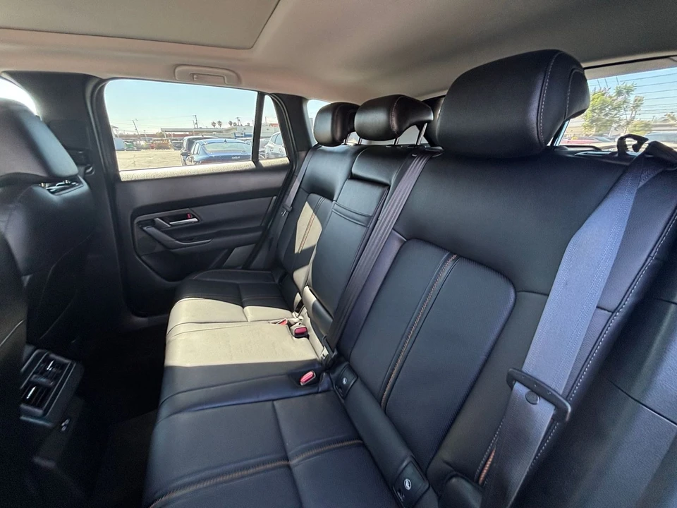 2025 Mazda CX-50 - Image 24 of 31