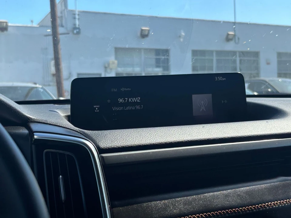 2025 Mazda CX-50 - Image 18 of 31