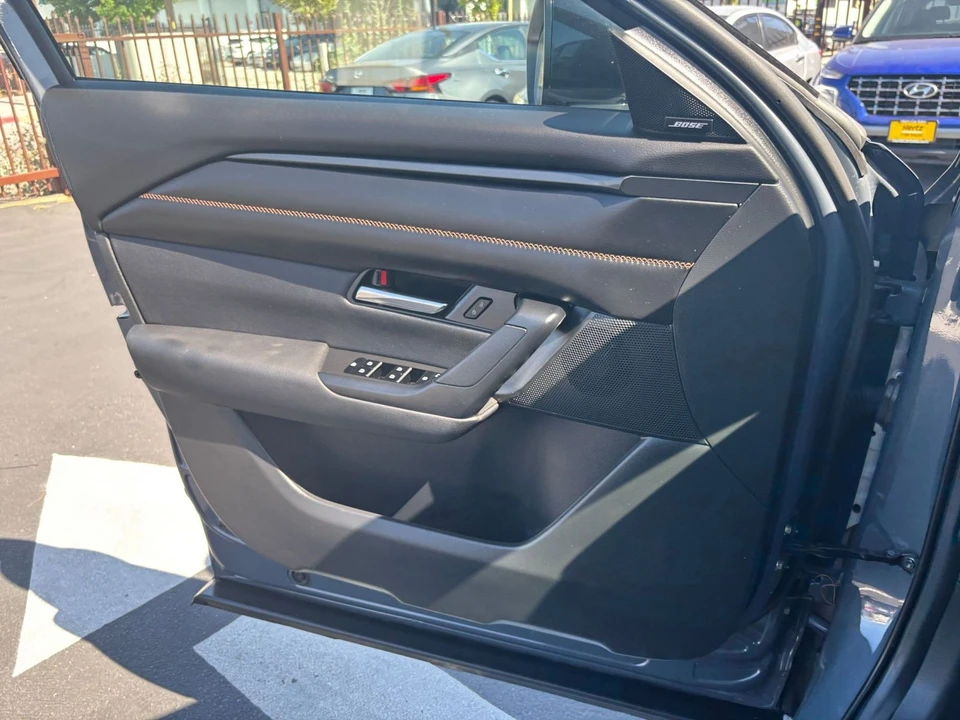2025 Mazda CX-50 - Image 17 of 31