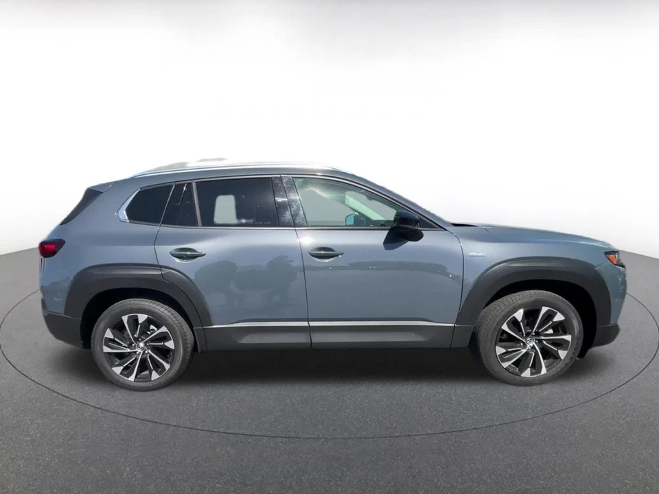 2025 Mazda CX-50 - Image 15 of 31