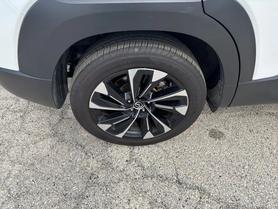 2025 Mazda CX-50 - Image 28 of 31