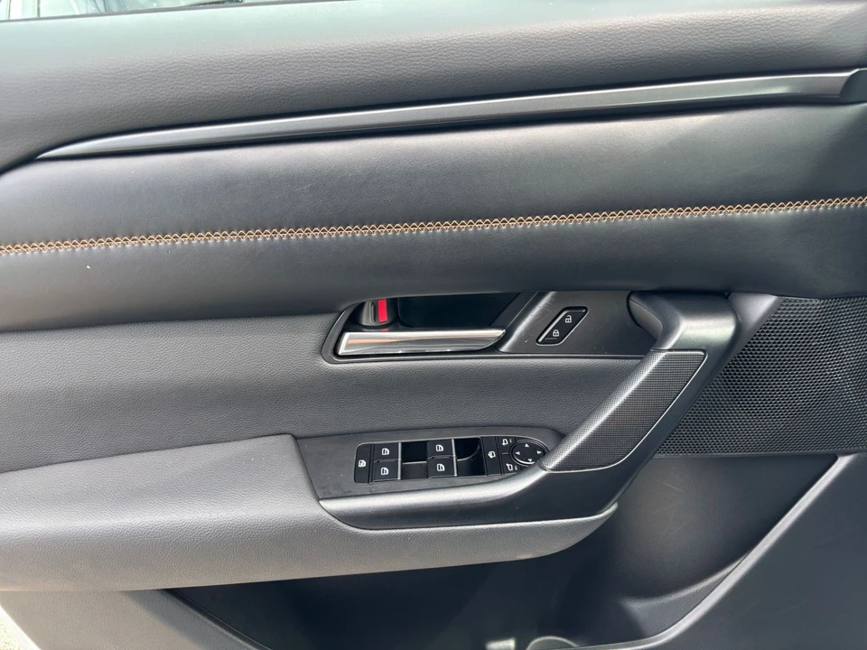 2025 Mazda CX-50 - Image 20 of 31