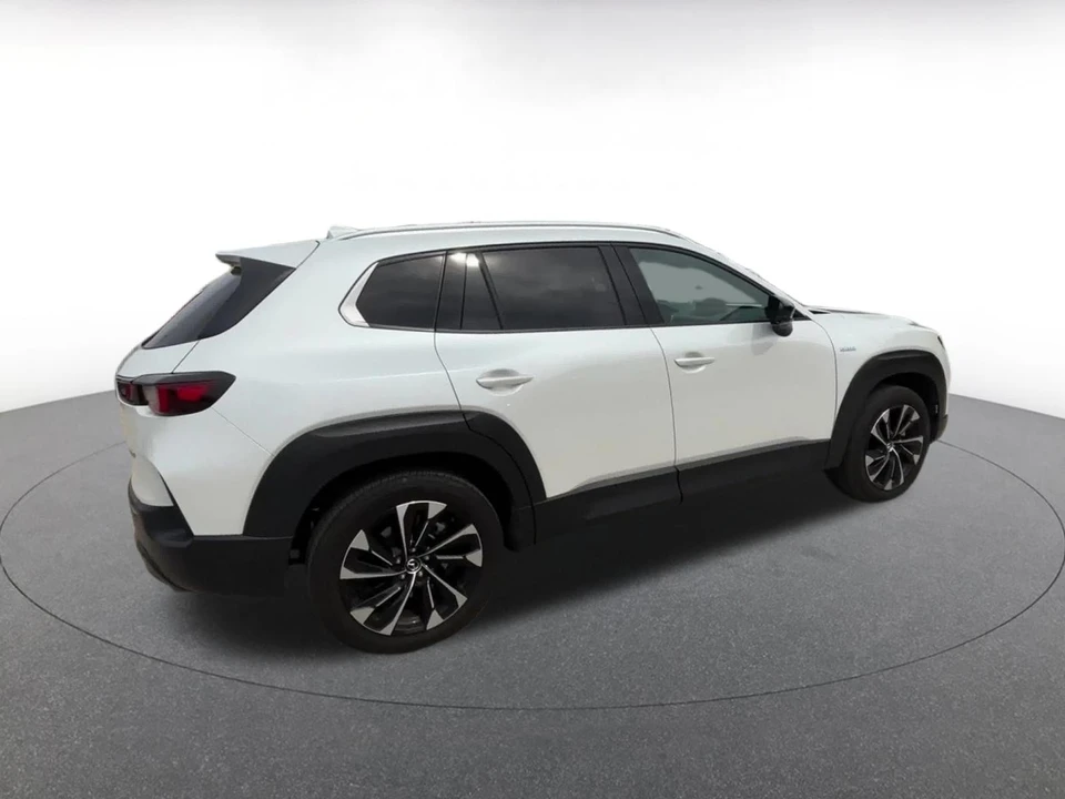 2025 Mazda CX-50 - Image 17 of 31