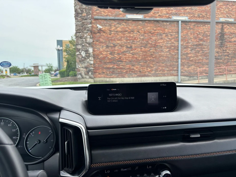 2025 Mazda CX-50 - Image 16 of 31