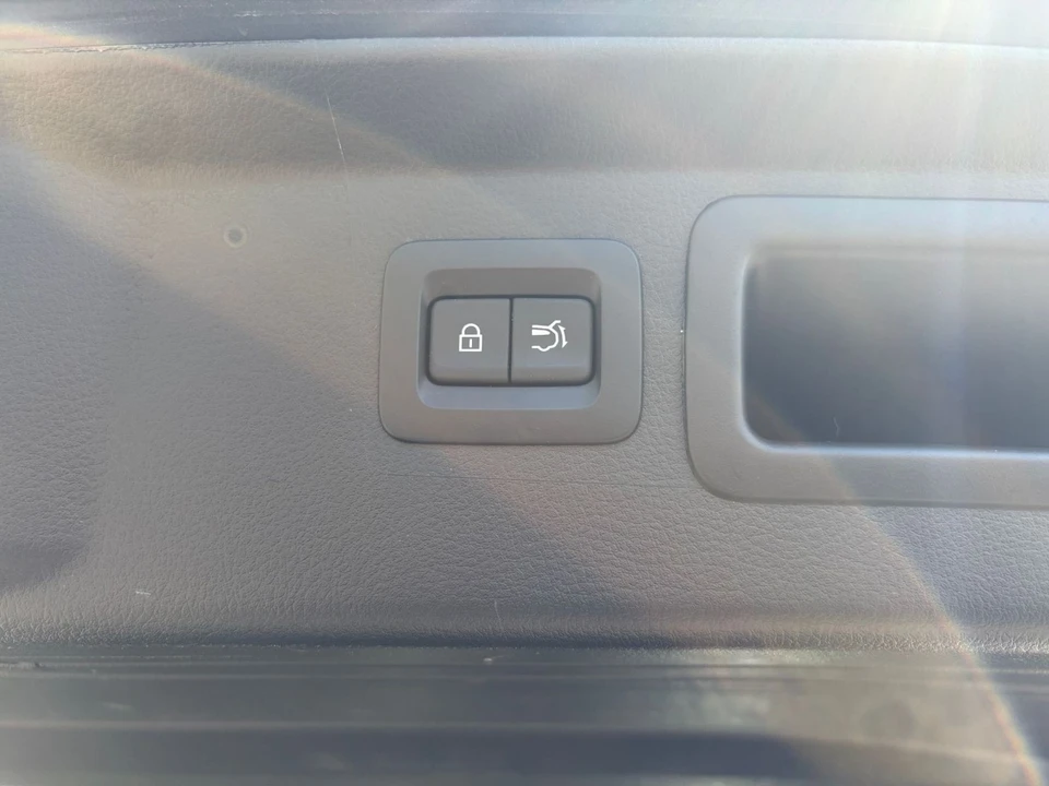 2025 Mazda CX-50 - Image 19 of 31