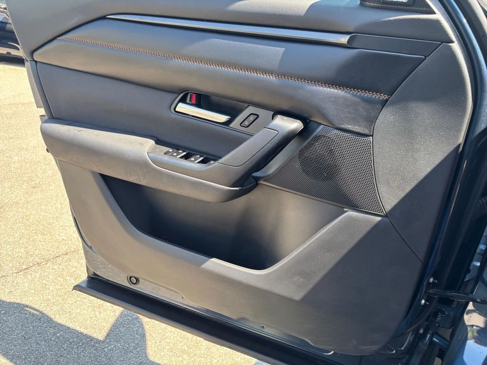 2025 Mazda CX-50 - Image 20 of 31