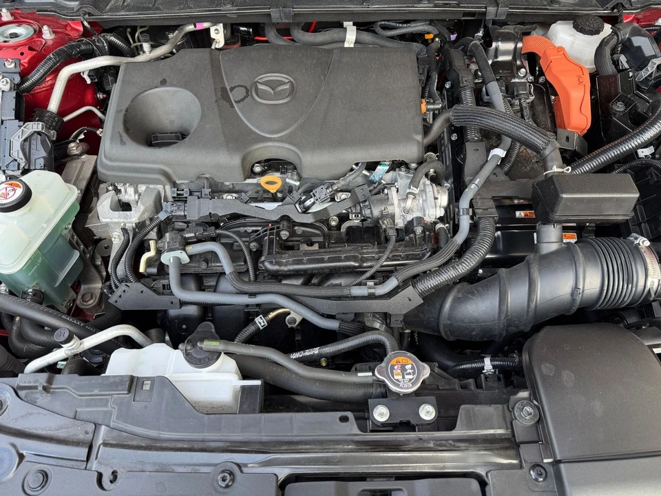 2025 Mazda CX-50 - Image 26 of 31