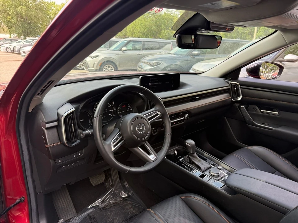2025 Mazda CX-50 - Image 28 of 31