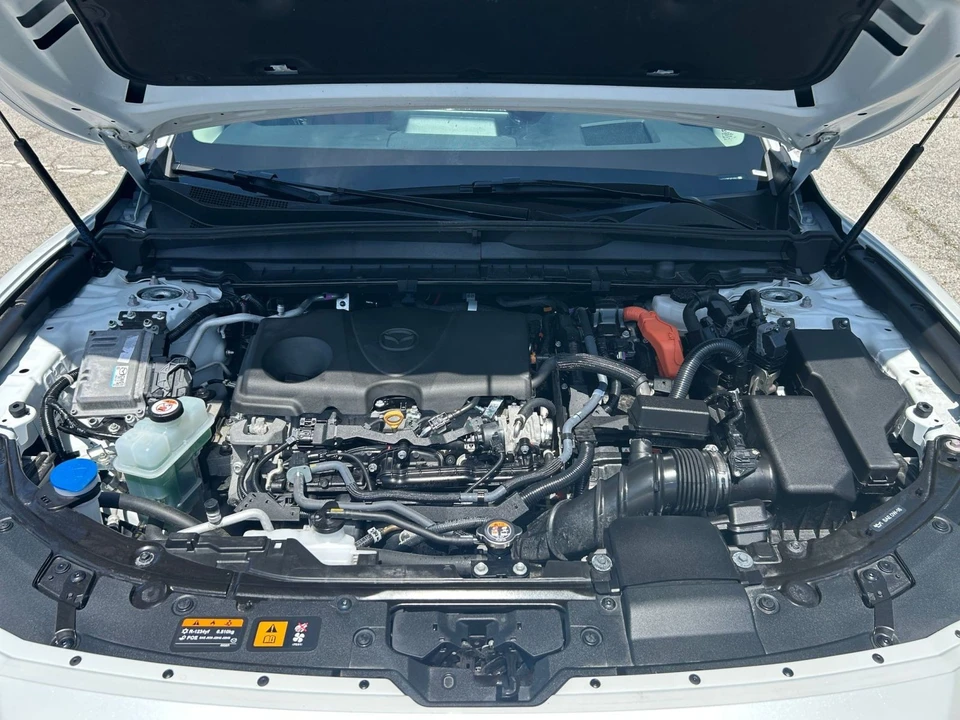 2025 Mazda CX-50 - Image 26 of 31